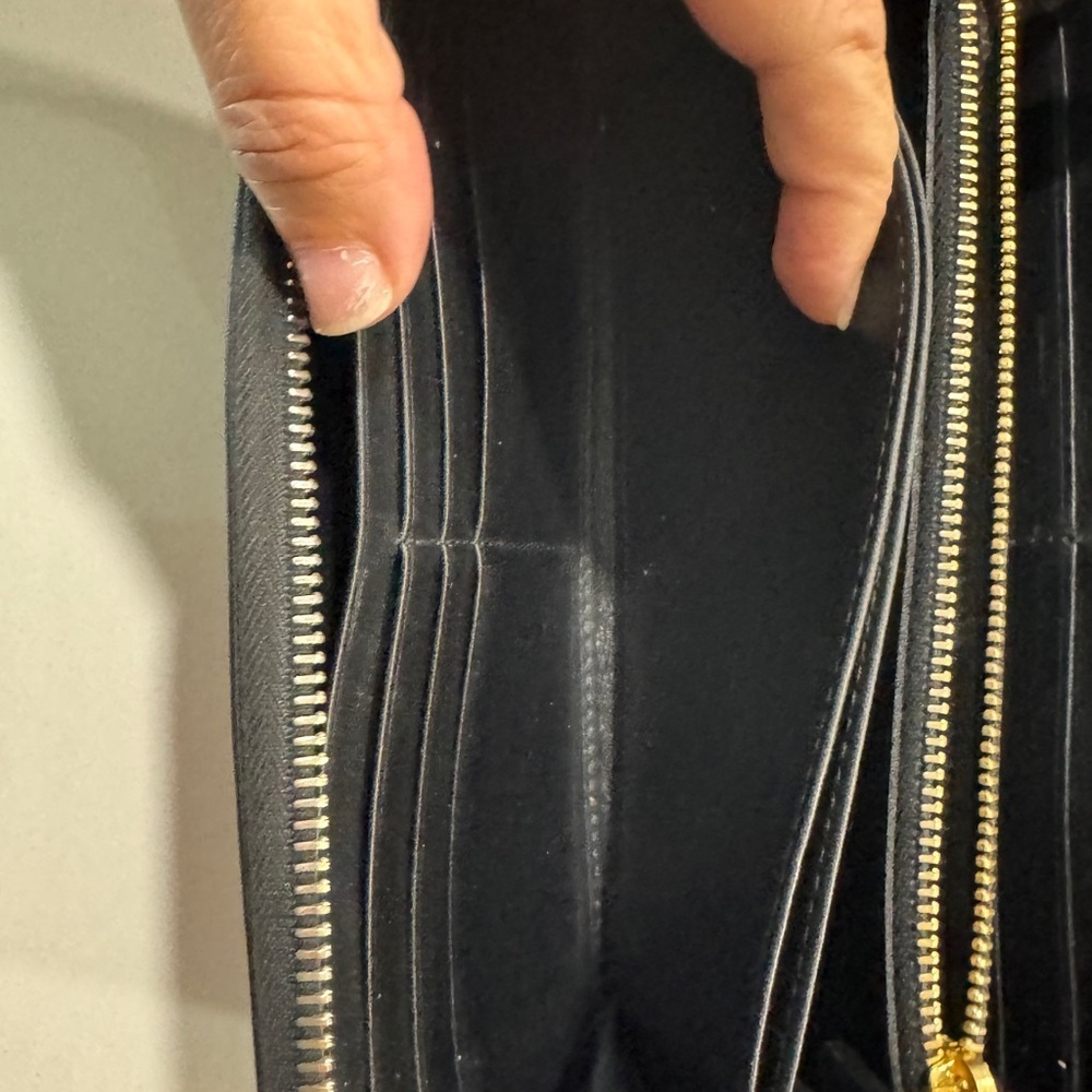 ✨ Prada Quilted Nylon Zip-Around Wallet - Black ✨ - Picture 3 of 11